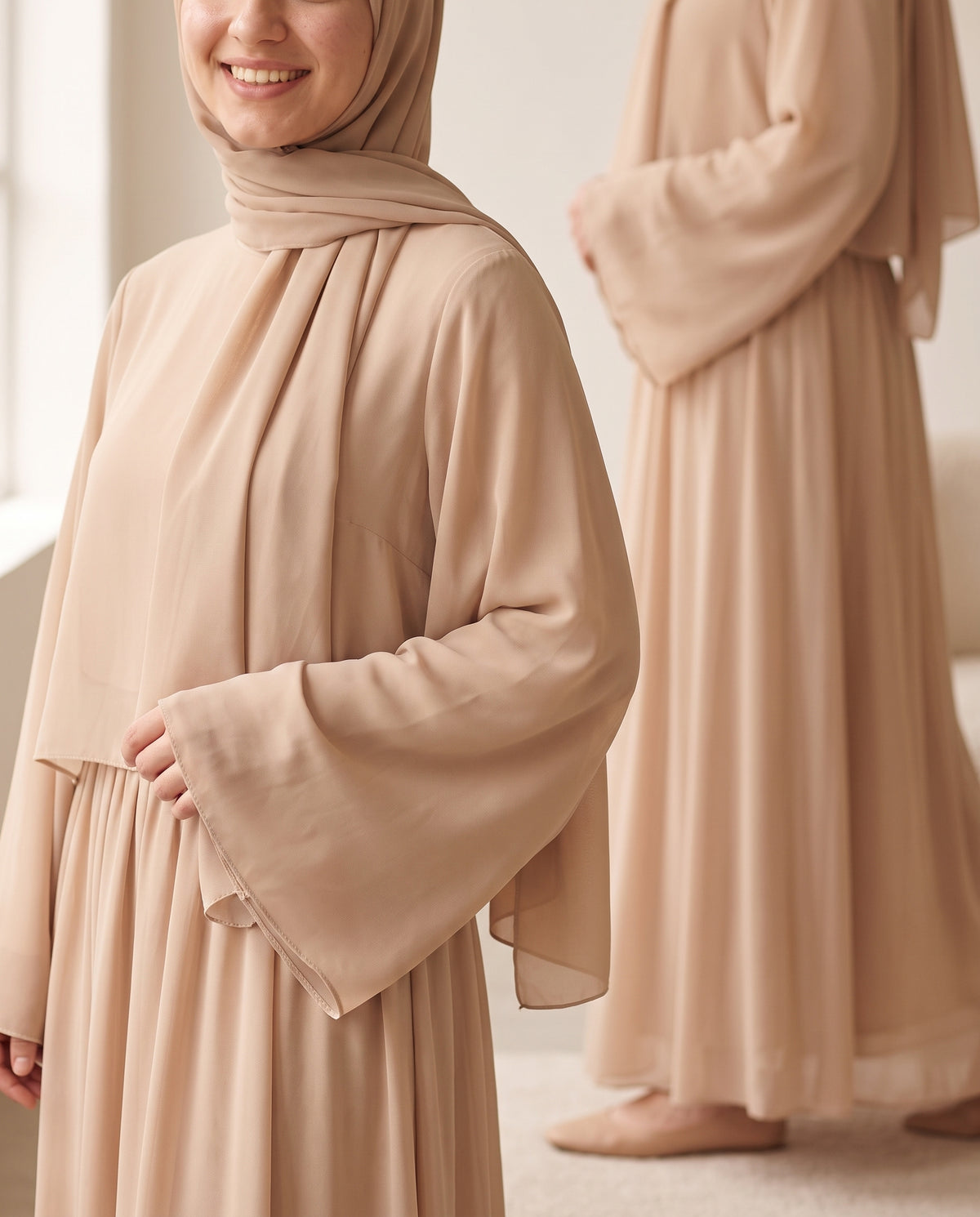 Chiffon-Zweiteiler Bluse und Rock Weiß – Detailansicht